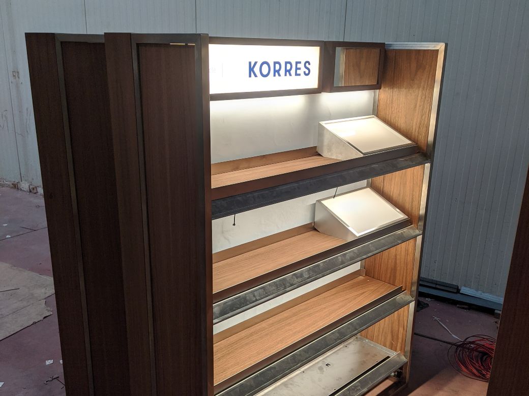 Καλωδίωση & φωτισμός εμπορικών stand Korres – Rentron ABEE